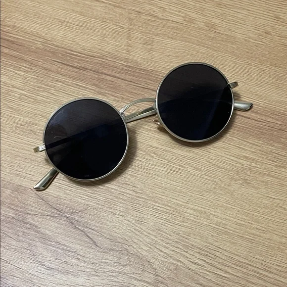 Round Metal Frame Sunglasses - Picture 1 of 2